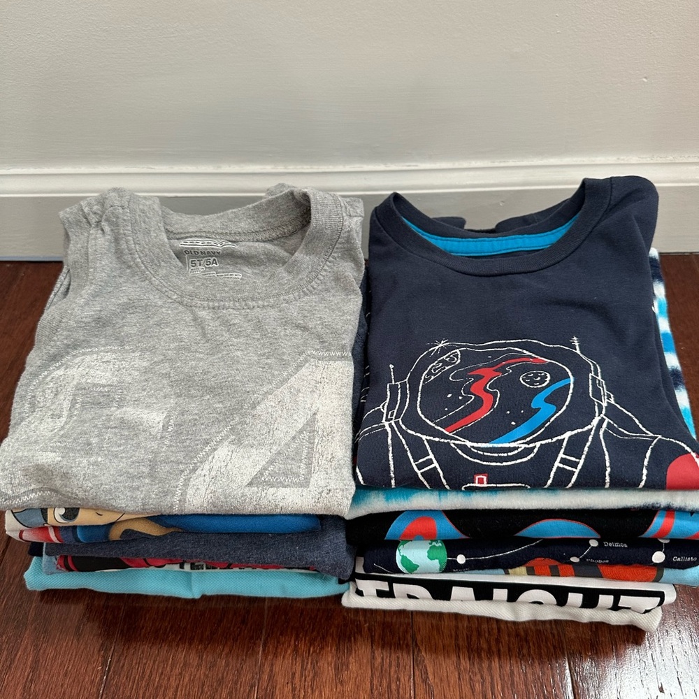 Assorted Boys 5T Short Sleeve T-Shirt Bundle